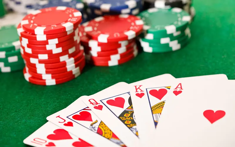 Strategi Dasar Poker di 8XBET